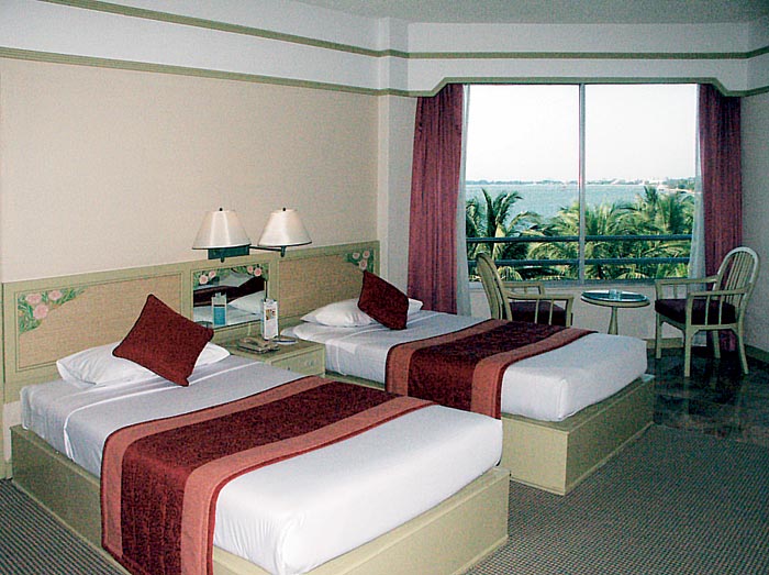 cholchan-pattaya-stand.jpg