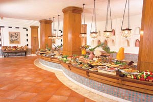 crowne-plaza_buffet.jpg