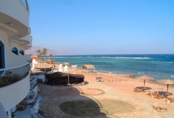 dahab-coralcoast-frontbeach.jpg