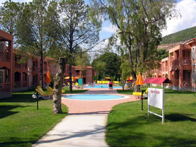 kustur-pool_b.jpg