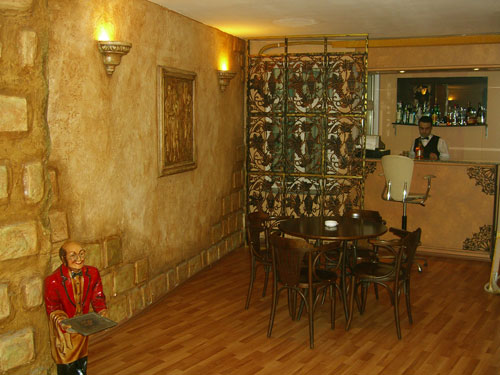 maya-bar.jpg