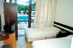 paradisehotel4.jpg