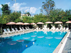 paradisehotel7.jpg